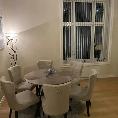 Spacious In The Center Apartman